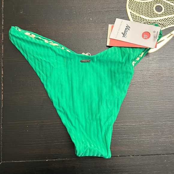 Maaji Women's Standard Regular Rise Size Large - Picture 5 of 6